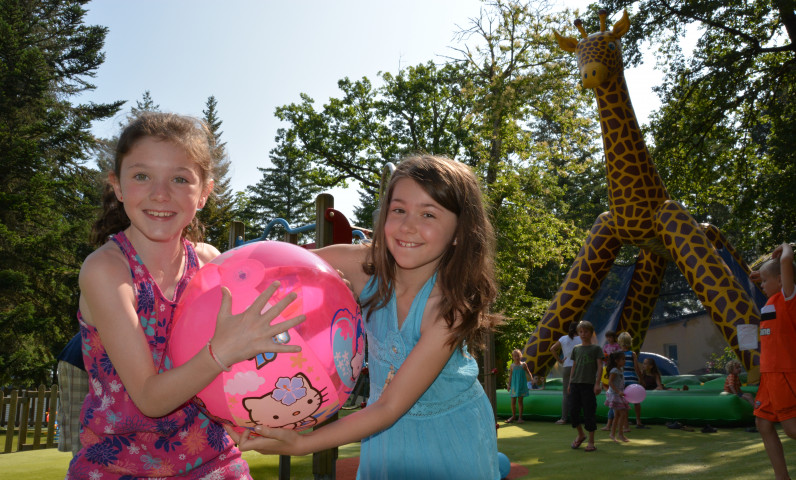 aire_jeux_enfants_camping_lot_dordogne.JPG