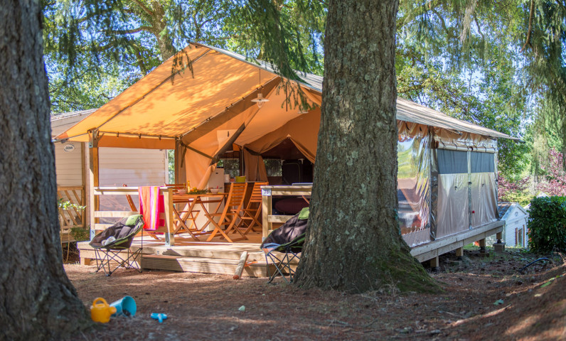 lodge_sequoia_camping.jpg