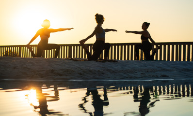 yoga-activite-lagon-plage-dordogne-piscine-baignade.jpg