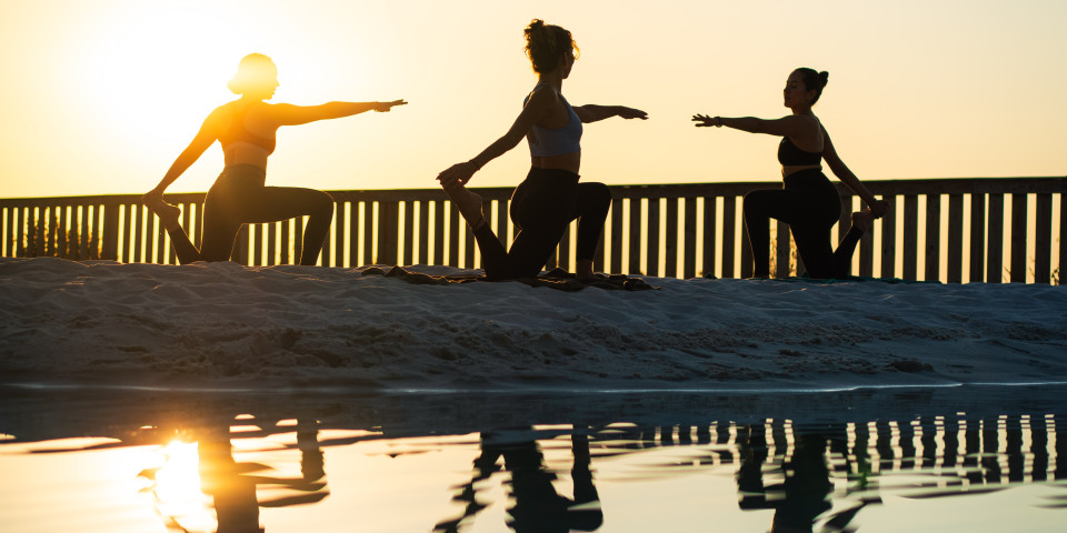 yoga-activite-lagon-plage-dordogne-piscine-baignade.jpg