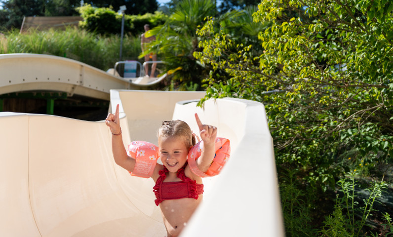 piscine-baignade-aquatique-camping-dordogne-eau.jpg