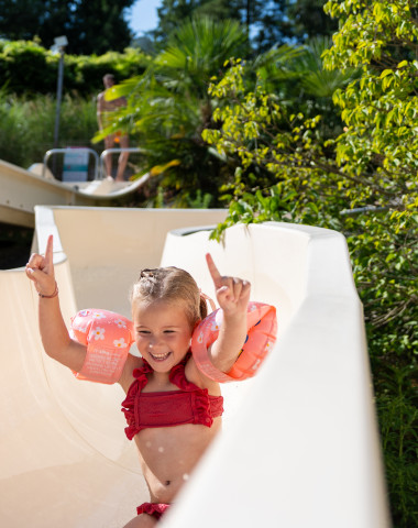 piscine-baignade-aquatique-camping-dordogne-eau.jpg