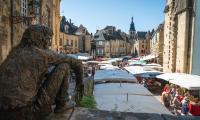 marche-sarlat-ville-historique-dordogne-vallee-camping-le-sequoia.jpg