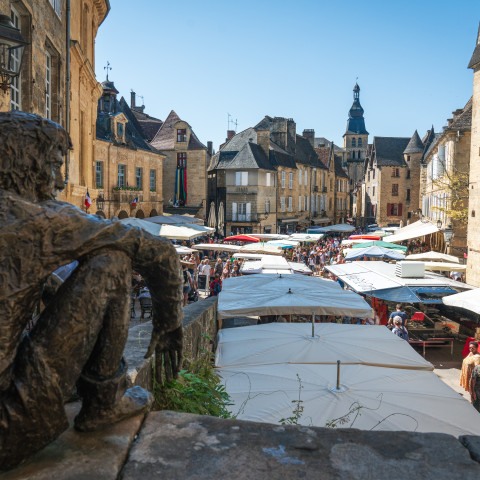 marche-sarlat-ville-historique-dordogne-vallee-camping-le-sequoia.jpg