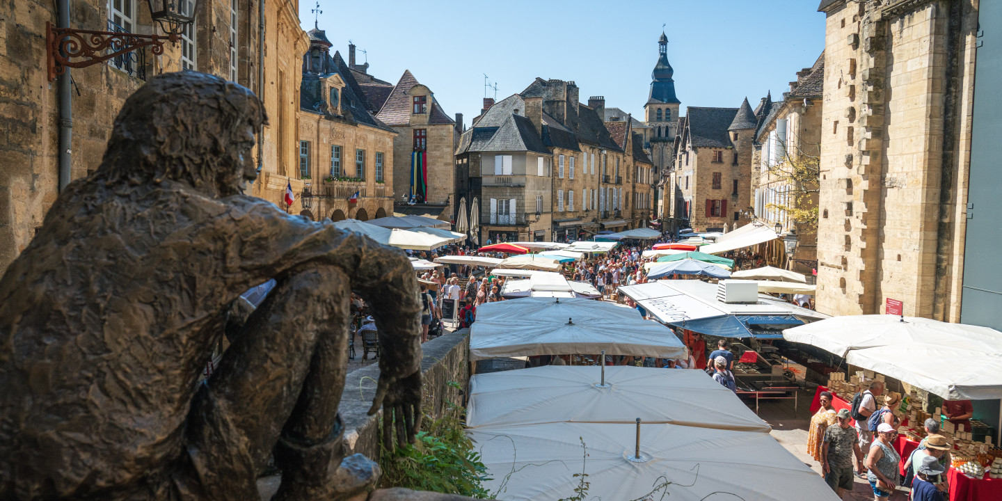 marche-sarlat-ville-historique-dordogne-vallee-camping-le-sequoia.jpg