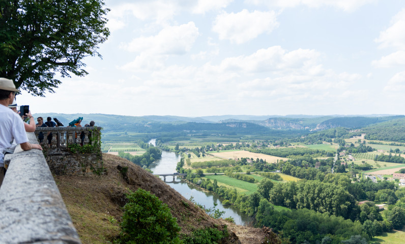 domme-vue-panoramique-dordogne.jpg