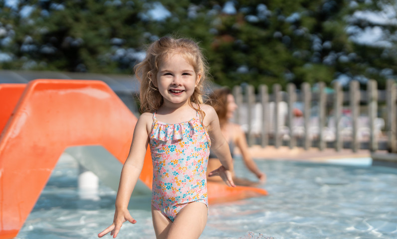 Pataugeoire-piscine-bebe-chaufféé-camping.jpg